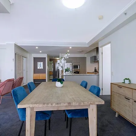 Apartment Of Brissie - Chic Resort-style Cbd Living Brisbane