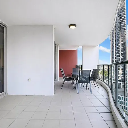 Apartment Of Brissie - Chic Resort-style Cbd Living *