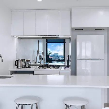 'brightly Boutique' A Cbd Resort-style Escape Apartment *