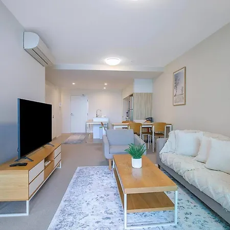 Apartment 'riverfront Flow' Poolside And Portside In Hamilton *