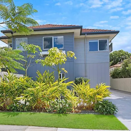 Nundah's Lush Haven - Serene Family Townhouse Escape Holiday home Brisbane