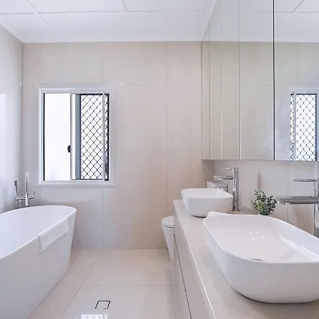 Holiday home Nundah's Lush Haven - Serene Family Townhouse Escape