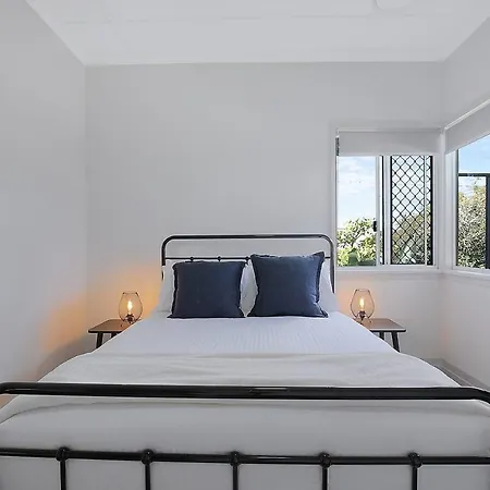 Nundah's Lush Haven - Serene Family Townhouse Escape Holiday home