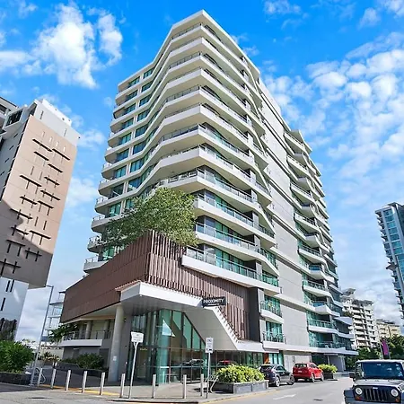 'riverfront Flow' Poolside And Portside In Hamilton Brisbane