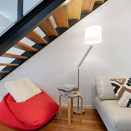 The Sun Catcher - A Trendy South Townhouse Holiday home