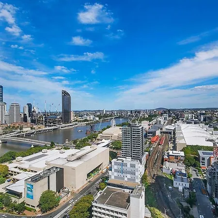 Soaring Skyline On Southside At Resort-style Apartment Brisbane
