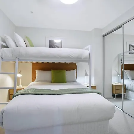 'riverfront Flow' Poolside And Portside In Hamilton * Brisbane
