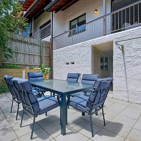 Tropical Dreaming In The Heart Of Indooroopilly Holiday home Brisbane
