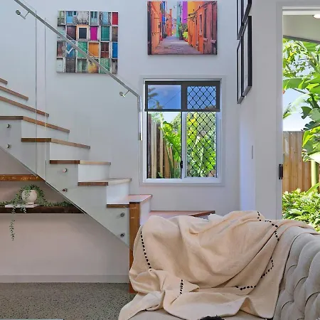 Nundah's Lush Haven - Serene Family Townhouse Escape * Brisbane