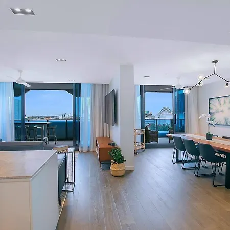 Apartment Of Town - A Refined Lifestyle Destination *