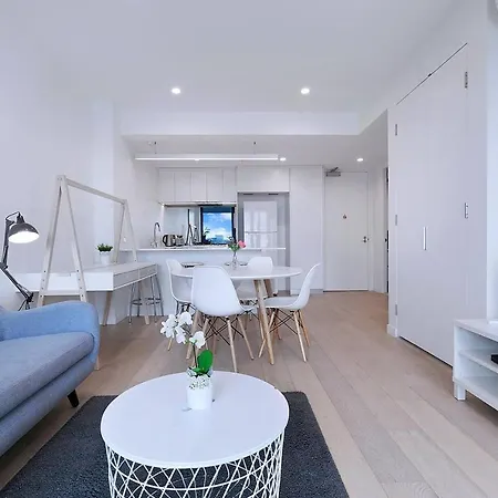 Apartment 'brightly Boutique' A Cbd Resort-style Escape *