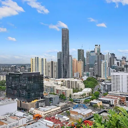 Of Town - A Refined Lifestyle Destination Apartment Brisbane