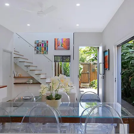 Nundah's Lush Haven - Serene Family Townhouse Escape Holiday home Brisbane
