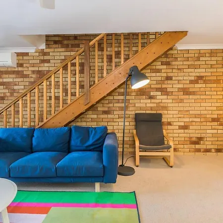 Apartment The Hidden Flower - A Spacious Poolside Abode Brisbane