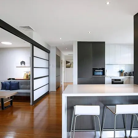Apartment Of Taringa Penthouse With Sweeping Views Brisbane