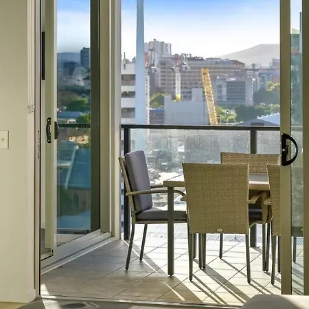 Linton Apartment *