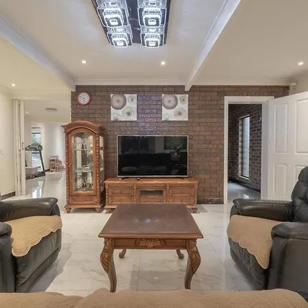 Luxury Living 2 Bedrooms 4 Beds 2b Athrooms In Southern Brisbane+ Parking * Brisbane