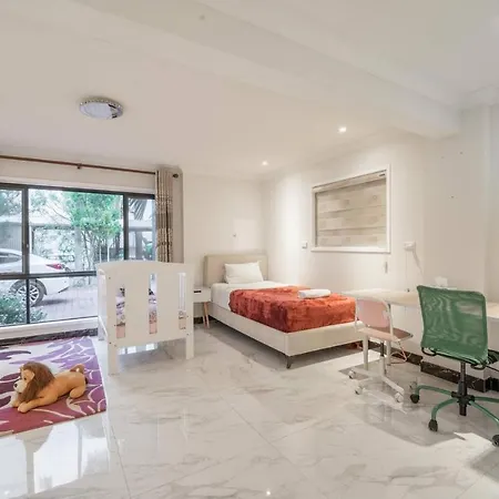 Luxury Living 2 Bedrooms 4 Beds 2b Athrooms In Southern Brisbane+ Parking Apartment Brisbane