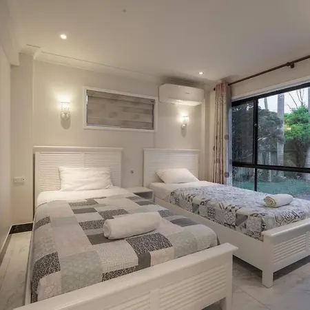 Luxury Living 2 Bedrooms 4 Beds 2b Athrooms In Southern Brisbane+ Parking *
