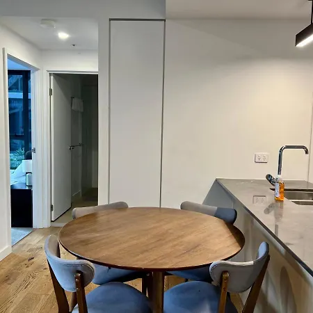 Two Bedroom In South Apartment Brisbane