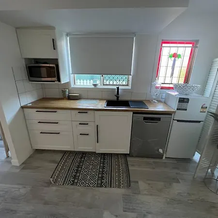 Bardon Beauty Spacious Ground Floor Apartment