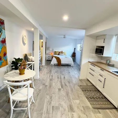 Bardon Beauty Spacious Ground Floor * Brisbane