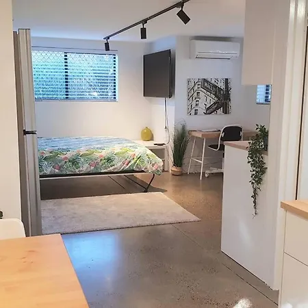 Cute & Comfy~close To Rbh,qut,vic Park,qld Ballet