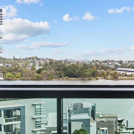 1-bedroom Riverfront With Pool * Brisbane