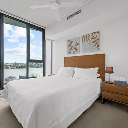 1-bedroom Riverfront With Pool