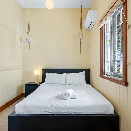 Toowong - Stunning Sweet 3br Family House Brisbane