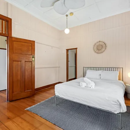 Toowong - Stunning Sweet 3br Family House Holiday home Brisbane