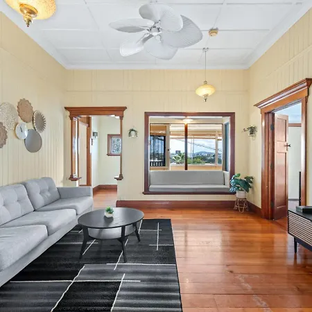 Toowong - Stunning Sweet 3br Family House * Brisbane