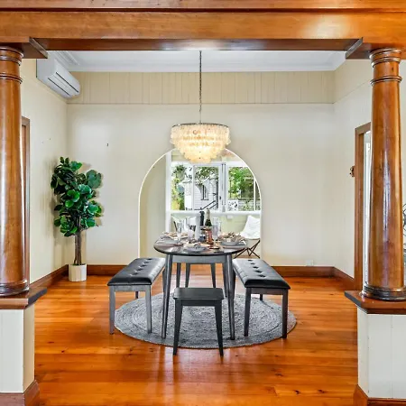 Toowong - Stunning Sweet 3br Family House *