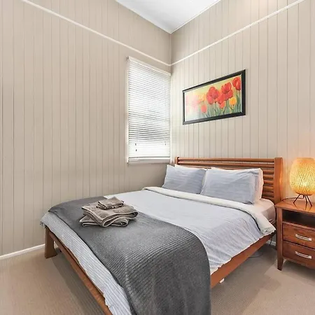 Stylish 1 Bedroom ~ New Farm * Brisbane