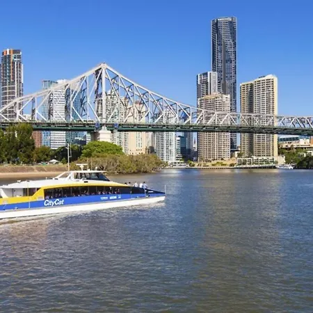 Stylish 1 Bedroom ~ New Farm Apartment Brisbane