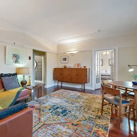 Step Back Into Style ~ 2bed/1bath/1car ~ New Farm Brisbane