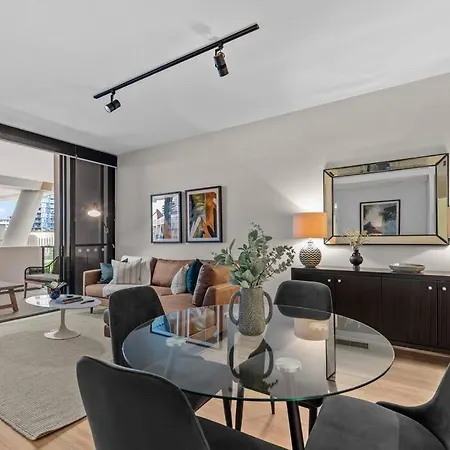 Apartment South Bank Sensational! ~ 1bed,1bath,1car,balcony *