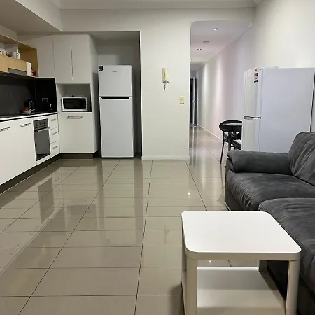 Fortitude Valley Sharing With Other Guests Homestay