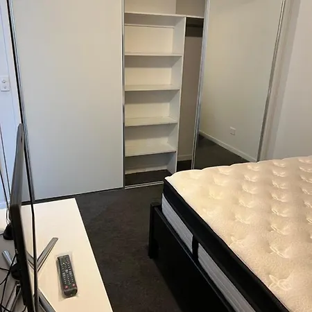 Fortitude Valley Sharing With Other Guests Homestay Brisbane