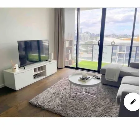Master Bedroom With Ensuite In 2 Bed *