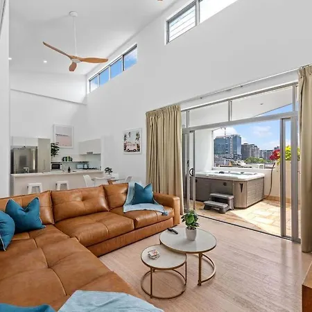 Hidden Oasis! 2bed/2bath/1car ~ 5mins To Cbd Brisbane