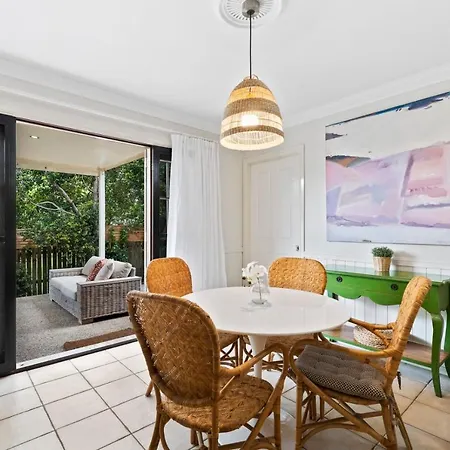 Charming 3-bedroom Townhouse With Private Courtyard