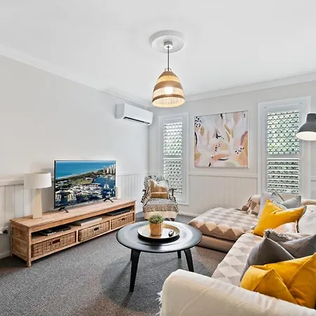 Charming 3-bedroom Townhouse With Private Courtyard Holiday home