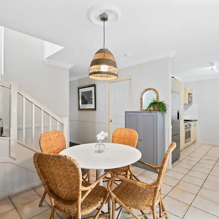 Charming 3-bedroom Townhouse With Private Courtyard Holiday home