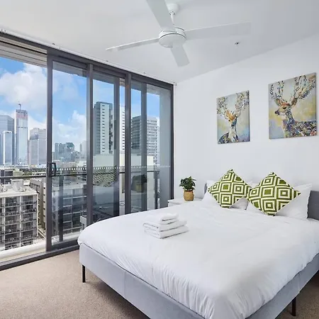 Artistic South 2 Bedroom With Parking Apartment