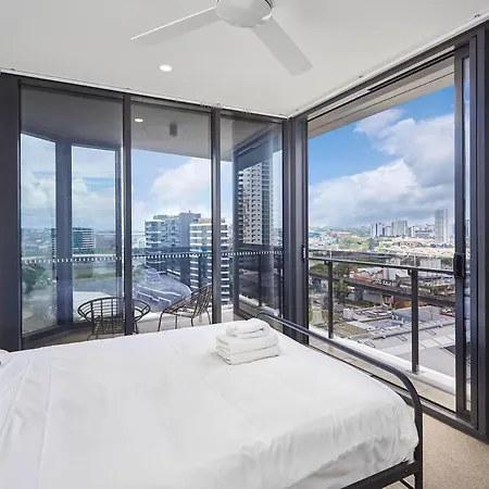 Artistic South 2 Bedroom With Parking Brisbane