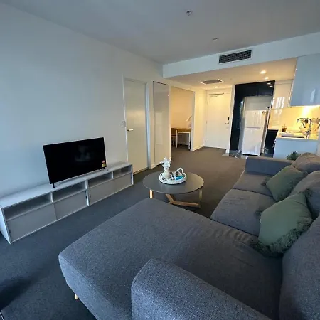 Apartment 1br With Parking And Pool Near Shops