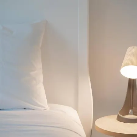 Oasis Metro Retreat 2b1b W Parking Walk To Qut