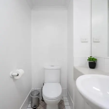Oasis Metro Retreat 2b1b W Parking Walk To Qut Apartment *