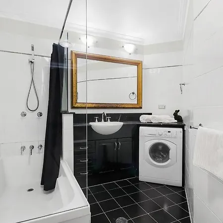 Rendezvous Hotel-like View 1b1b In Cbd Apartment